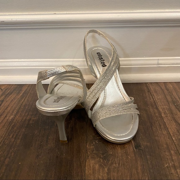 Unlisted you Kenneth Cole sparkly silver straps heels size 6 - Picture 2 of 3